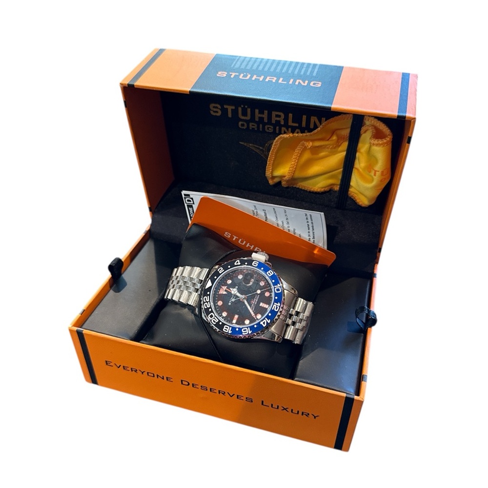 Stuhrling Men’s Meridian 3968 GMT Quartz 42mm Diver with Stainless Steel Band